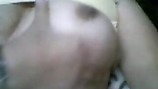 بنت فارسية هايجة وبتريح نفسها