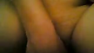 سيدة عربية بتمص وبتتناك في طيزها