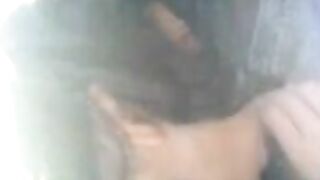 بنت عراقية تمارس الجنس في السيارة