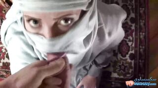 بنت منقبة بتمص زوبر حبيبها في سلسة افلام الجنس العربية  XXX