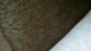 العربدة الكلبة تظهر له الجسم المثالي وعلى استعداد لحصول على نيكة