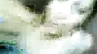 ساخنة عربية تلحس باللسان لنائب الرئيس يجيب شهوته على الثدي