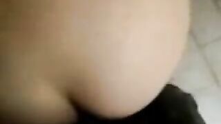 زوجه لبنانيه بتتناك وبينزل اللبن علي طيزها