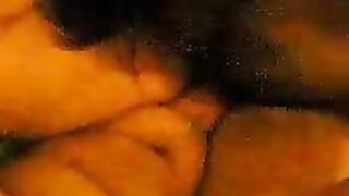 سكس خليجى 2017 خليجية تتناك من طيزها سكس