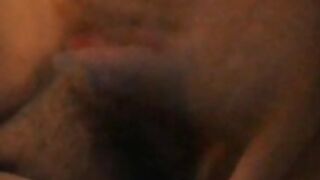 محجبة هايجة جسمها ابن وكسها احمر وتتناك نك