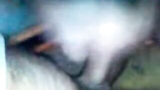 مغربية في سن المراهقة تريد جنس أكثر