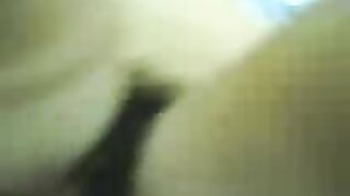 عربية جميلة تعمل بلوجوب