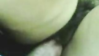 عربية جميلة تعمل بلوجوب