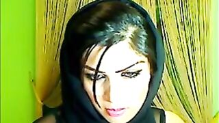 ساخنة عربية عراقية تستمني في دردشة جنسية