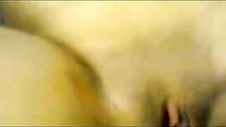 مصرية محجبة تنتاك وتلعب في بزازها