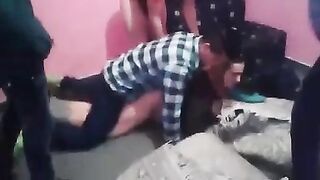 اربع شباب من تونس ينيكوا ام محجبة من طيزها