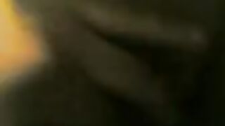 عربي مثير الكلبة وينيكها العمل