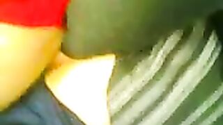 فيديو الهواة العربية مع شرموطة واثنين من الأولاد في السيارة