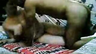 زوجان باكستانيينيمارسون الجنس مباشر على الفيديو