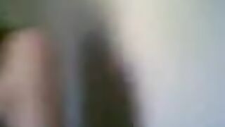 فتاة نحيفة سورية لديها جنس مثالي وتتناك من شفاهها