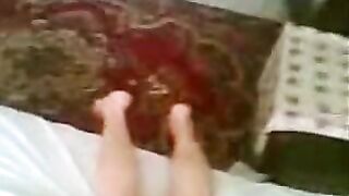 وقحة عربية تطيع مدرسها