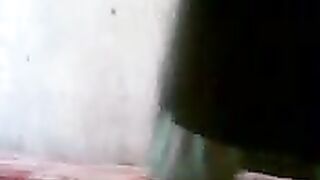 لولو العرقيه تخينه بتناك على الارض