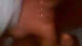 زوجة عربية جيدة تمص لزوجها