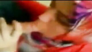 فتاة عربية تلعب بقضيب حبيبها