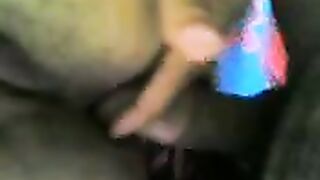 فتاة جميلة من الأردن تمارس الجنس من طيزها