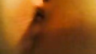 فتاة عربية في سن المراهقة طيزها جميلة