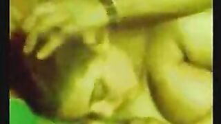 اميرة بنت مجنونة تعشق الجنس الجماعي و تمارس الجنس مع رجلين