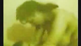 اميرة بنت مجنونة تعشق الجنس الجماعي و تمارس الجنس مع رجلين