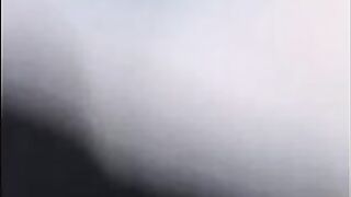 فتاة عربية جميلة تمص زب حبيبها