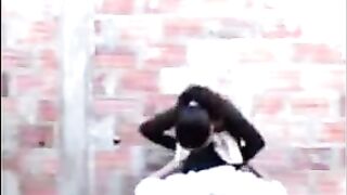 فتاة عربية جميلة تمص زب حبيبها