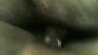 محجبة تنتاك من كسها