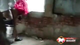 فتاة تمارس الجنس مع صديقها سراً لعدم رؤية والدتها