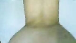 كويتيه جميلة تتناك في كسها النظيف