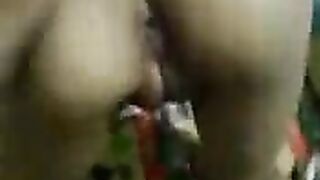 بنت محجبة تنتاك من طيزها