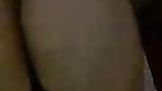 سكس محارم اماراتى ينيك خالته فى غياب جوزها