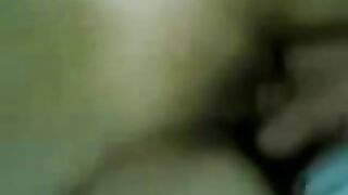 مصرية شرموطه بتحب تطلع بزازها وتتناك