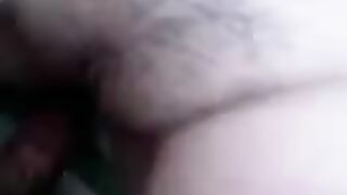 شابه سورية بتستمتع بزبر كبير في العلن