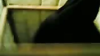 محجبة في الحمام