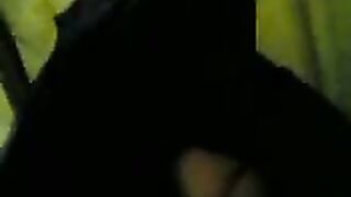 محجبة في الحمام