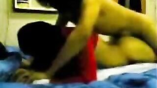 سورية جميله بتتناك في طيزها جامد