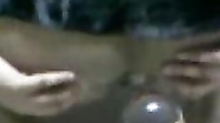 قنينة في الطيز