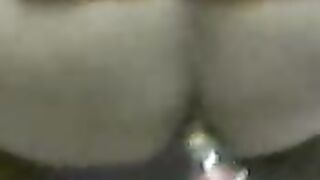 قنينة في الطيز