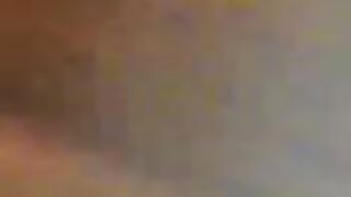 شرموطة مصرية تعبت من كتر النيك في كسها وطيزها