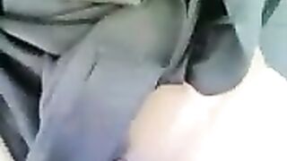 مصرية محجبة تمص وتتناك في السيارة
