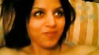 خليجية تنتاك وتمص روعة