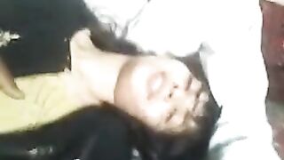 زوجة باكستانية صغيرة وهوا بيجبهم عليها بجنون