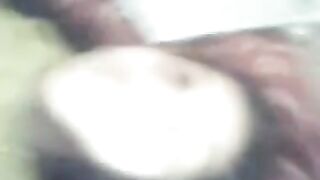 زوجة باكستانية صغيرة وهوا بيجبهم عليها بجنون