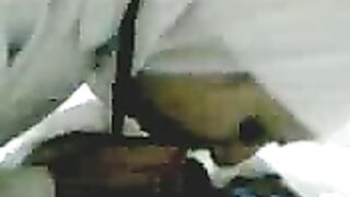 ممرضة مصرية محجبة تمص الزب