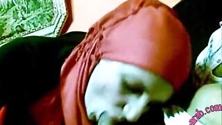 محجبة تركية لابسة احمر تمص الزوبر جامد اوى