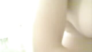 فتاة كويتية محجبة تنتاك وتستحم