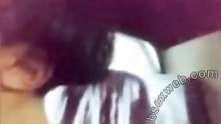 شاب يغصب فتاه على ان تمص زبه بشهاقه